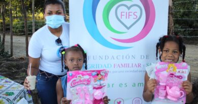 Fundación FIFS entrega juguetes y lleva alegría a niños pobres en comunidad de San Juan de la Maguana