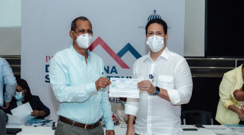 Invi entrega anticipo para continuidad del programa Dominicana de Reconstruye