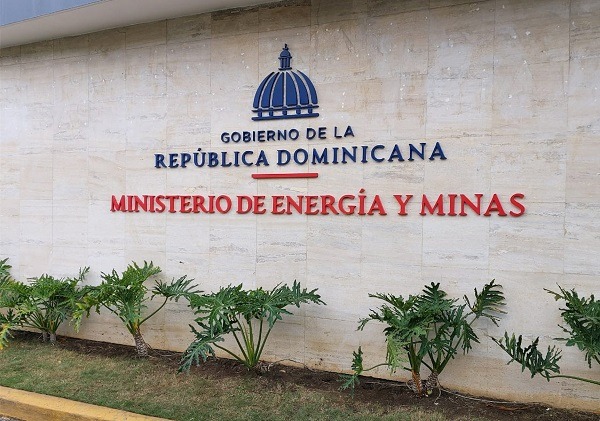 Gobierno inicia licitación para dos plantas y terminal de gas en Manzanillo