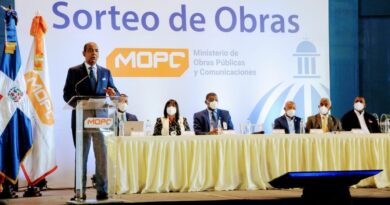 MOPC realiza en Azua sorteo de 45 obras por un monto superior a RD$183 millones