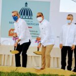 Presidente Abinader da el primer palazo para dejar iniciados los trabajos de ampliación autopista a San Isidro por un monto superior a los 800 millones de pesos