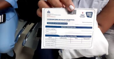 Comercializan tarjeta de vacunación contra el Covid-19 entre RD$ 500 Y 600 pesos