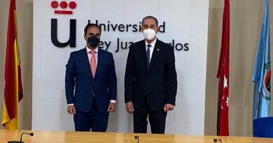 García Fermín firma acuerdo con Universidad Rey Juan Carlos de España para desarrollar maestrías y doctorados