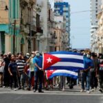 Cuba amanece en calma y sin internet móvil tras jornada de protestas masivas