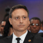 Envían corona de flores negras a casa de Jean Alain Rodríguez, denuncia su Abogado