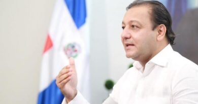Abel Martínez critica manejo del Gobierno frente a Peste Porcina Africana; llama a definir un plan