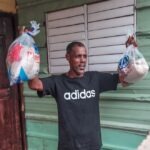 Gobernadora de Santo Domingo asiste a familias afectadas por Fred