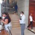 Párroco que entregó asesino de Jorge Mera presta su declaración en PGR