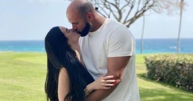 Albert Pujols y Nicole Fernández confirma relación amorosa con un beso