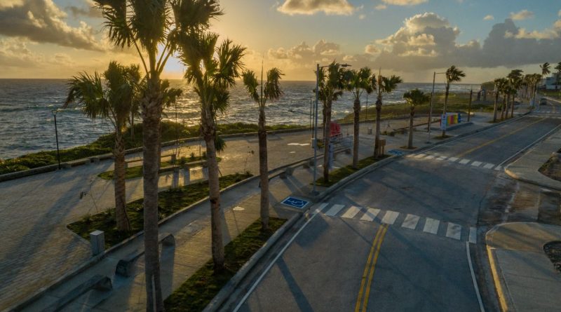 El Ministerio de Turismo inauguró el nuevo malecón de Cabrera; en la provincia María Trinidad Sánchez. La obra construido a un costo.