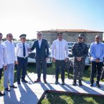 En su esfuerzo por seguir fortaleciendo la seguridad turística; el presidente Luis Abinader y el ministro David Collado entregaron vehículos.