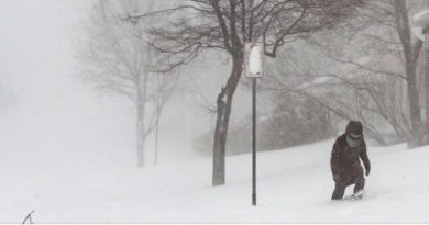 Las temperaturas permanecen este lunes gélidas en gran parte del este de Estados Unidos tras el paso de la tormenta invernal Elliot...