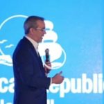 En un encuentro con turoperadores, agentes de viajes, líneas aéreas, cadenas de hoteles y ejecutivos de cruceros.