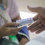 ADESS inició el cambio de la tarjeta con banda magnética a chip electrónico, que tiene el propósito de llegar a 90 mil personas beneficiarias