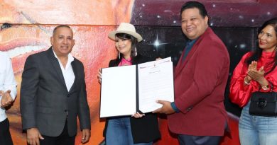 La Alcaldía Santiago rindió un homenaje de reconocimiento a la exitosa carrera del músico; Ruddy Capellán, un joven oriundo del Distrito...