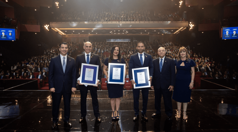 El Banco Popular Dominicano realizó su tradicional Reunión Anual de Gerentes, en la cual reconoció el talento y liderazgo de su fuerza...