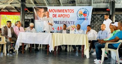 El Coordinador General de Los Movimientos de Apoyo por El Cambio, Luis Abinader 4+; juramentó cientos de ex peledeístas...