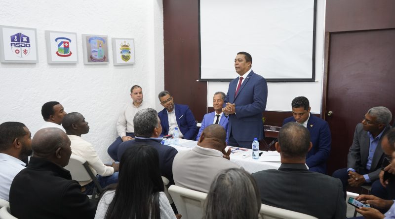 La Liga Municipal Dominicana organizó el conversatorio “Importancia y Aplicación de la Ley núm. 368-22; de Ordenamiento Territorial, Uso de...