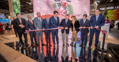 El ministro de Turismo, David Collado, inauguró este martes el stand dominicano en la feria turística ITB-Berlín, donde garantizó que trabaja.