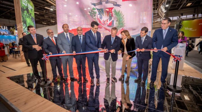 El ministro de Turismo, David Collado, inauguró este martes el stand dominicano en la feria turística ITB-Berlín, donde garantizó que trabaja.