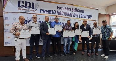 Mireya Jass, el Colegio Dominicano de Locutores, realizó la entrega de certificados a los nominados al Premio Nacional del Locutor 2023...