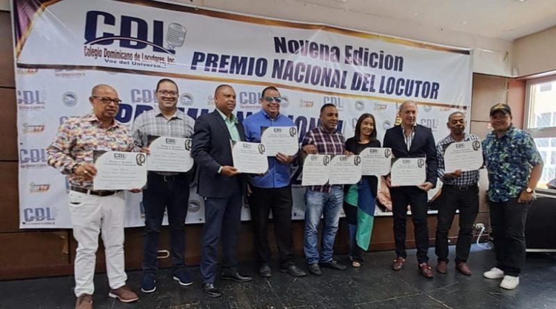Mireya Jass, el Colegio Dominicano de Locutores, realizó la entrega de certificados a los nominados al Premio Nacional del Locutor 2023...