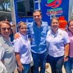 El director de Propeep, Roberto Ángel Salcedo, supervisa los trabajos que realizan instituciones del Gobierno en Los Alcarrizos.