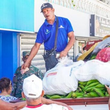Más de un centenar de Bodegas Móviles de INESPRE, visitaron diferentes sectores de Los Alcarrizos llevando comida barata con el operativo...