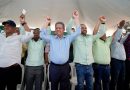 Leonel Fernández juramentó en SDN a los regidores Carlos Pérez y Luis Castro, renunciantes del Partido de la Liberación Dominicana.