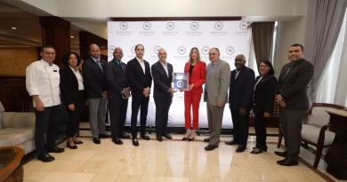 Ministerio de Turismo entregó la placa del Distintivo de Calidad Turística Qualitur al Hotel Sheraton Santo Domingo, lo que demuestra su...