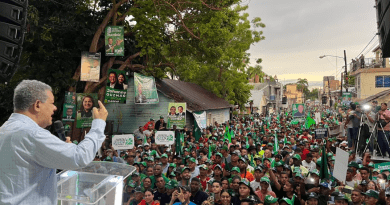 El presidente del partido Fuerza del Pueblo, Leonel  Fernández, encabezó una gran concentración con los precandidatos a puestos de elección...