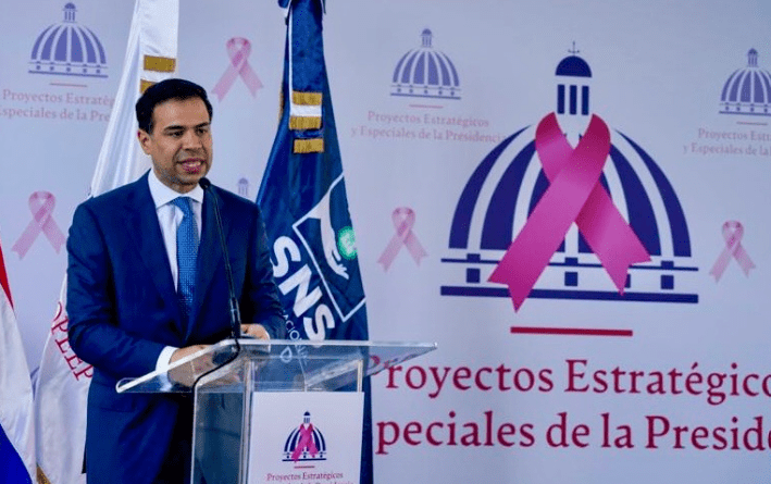 Roberto Ángel Salcedo y el doctor Mario Lama encabezaron una jornada de concienciación y detección oportuna de cáncer de mama; en el marco...