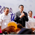 El director de Propeep, Roberto Ángel Salcedo, encabezó las acciones sociales del Gobierno en San José de Ocoa.