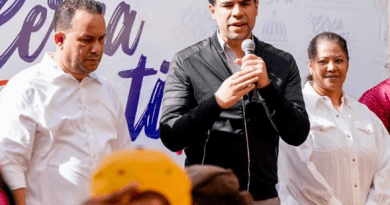 El director de Propeep, Roberto Ángel Salcedo, encabezó las acciones sociales del Gobierno en San José de Ocoa.