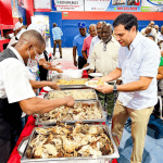 El director de Propeep, Roberto Ángel Salcedo, encabezó encendidos de parques, almuerzos y cenas navideñas, en Dajabón, llevando...
