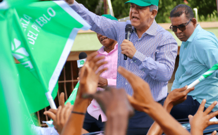 Leonel Fernández dijo que en el pueblo, "hay hambre y, con una agravante, que no hay con qué comprar la comida".