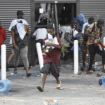Haití arde con la llegada de Guy Philippe a Puerto Príncipe