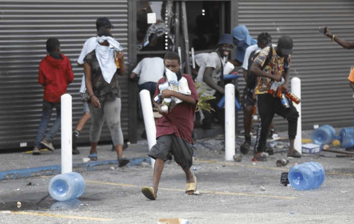 Haití arde con la llegada de Guy Philippe a Puerto Príncipe
