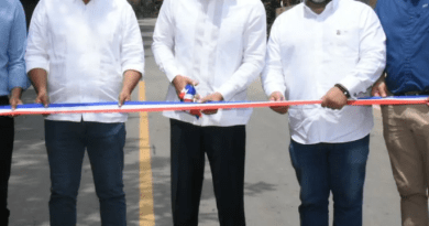 El ministro de Turismo inauguró la reconstrucción del camino Belarmino Ramírez desde Mata de Cadillo hasta Jumunuco, en Jarabacoa.