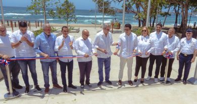 Presidente Abinader y ministro Collado inauguran malecón de Haina