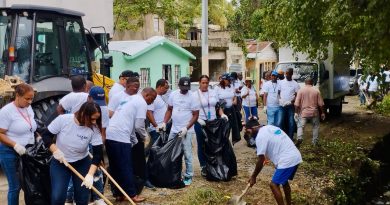 CAASD recolecta toneladas desechos en jornada de limpieza de cañadas en el GSD
