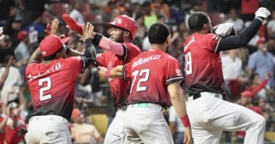 González y De la Cruz lideran triunfo del Escogido