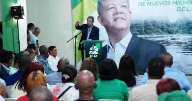 Leonel acusa al PRM de haber comprado elecciones con fondos de Senasa y anuncia obras prioritarias para La Cuchilla y Medina