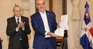 Abinader aprueba reglamento de aplicación de la Ley 47-25 de Contrataciones Públicas